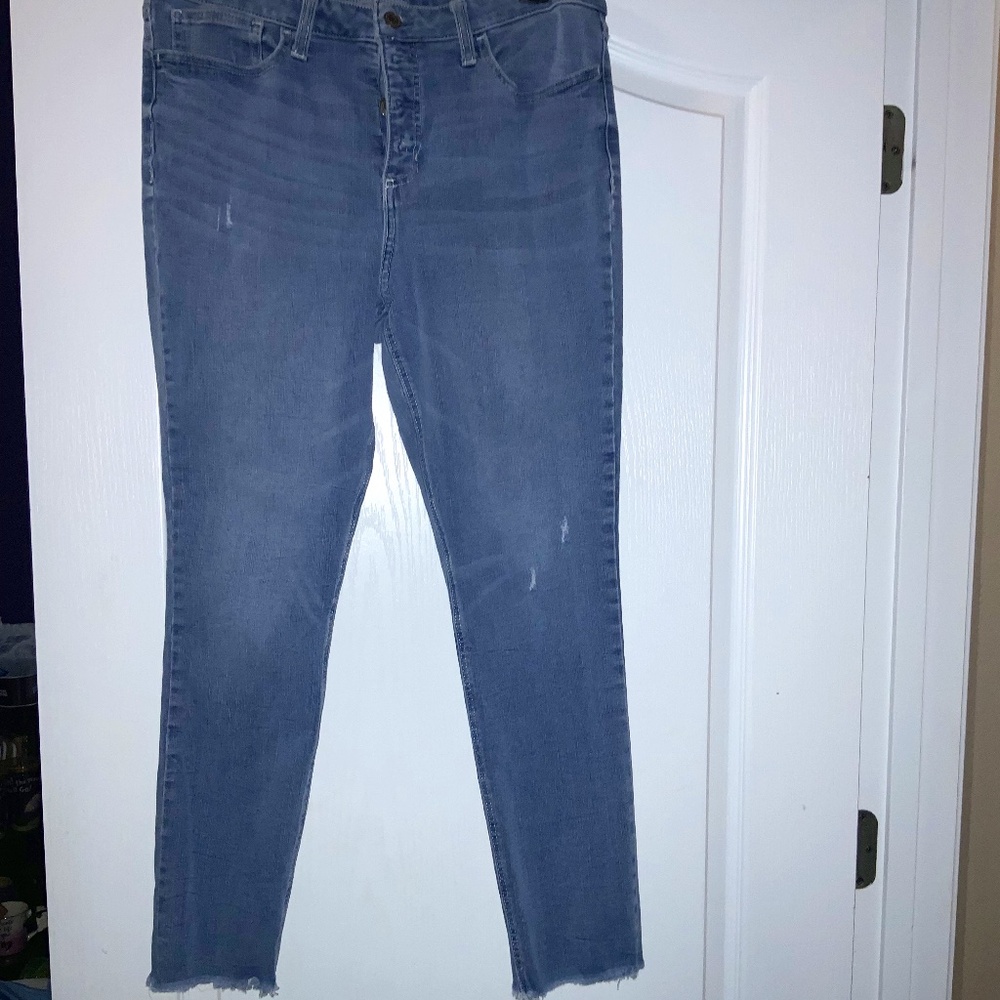 Lauren Conrad Ladies’ Crop Jeans